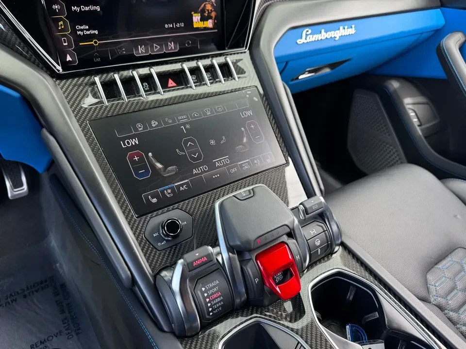 2022 Lamborghini Urus - Image 12 of 20