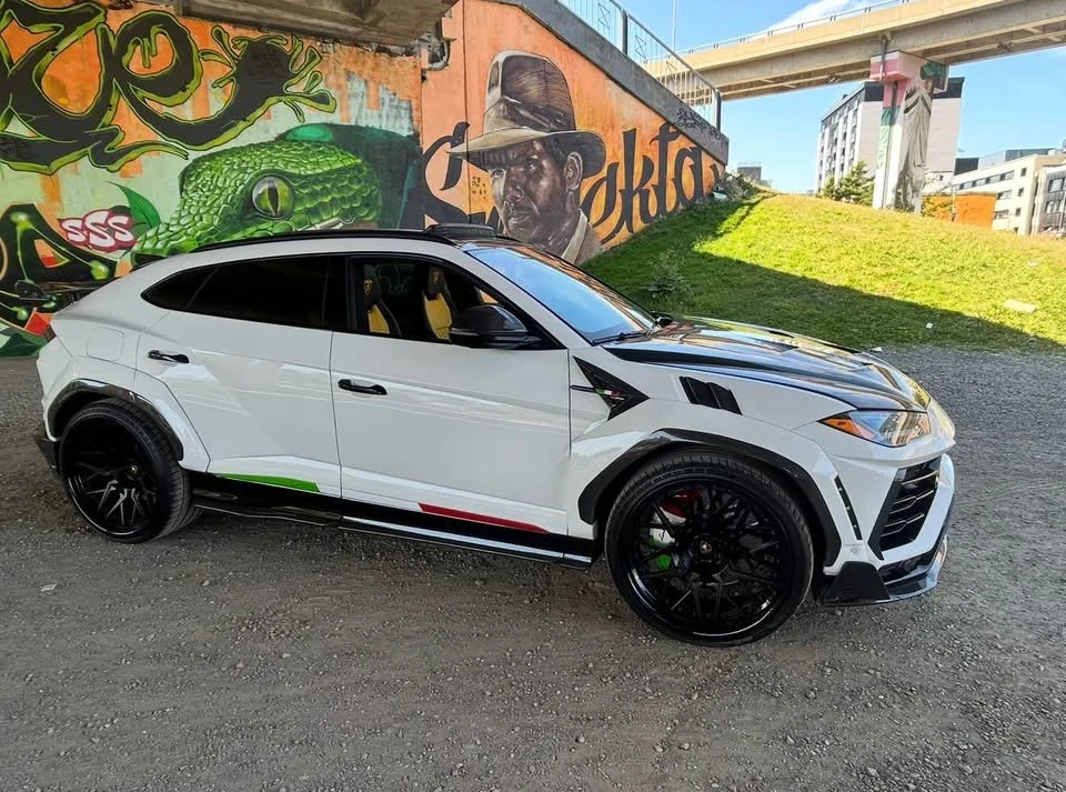 2022 Lamborghini Urus - Image 2 of 12