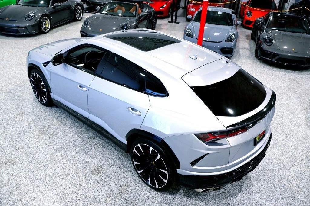 2022 Lamborghini Urus - Image 10 of 12