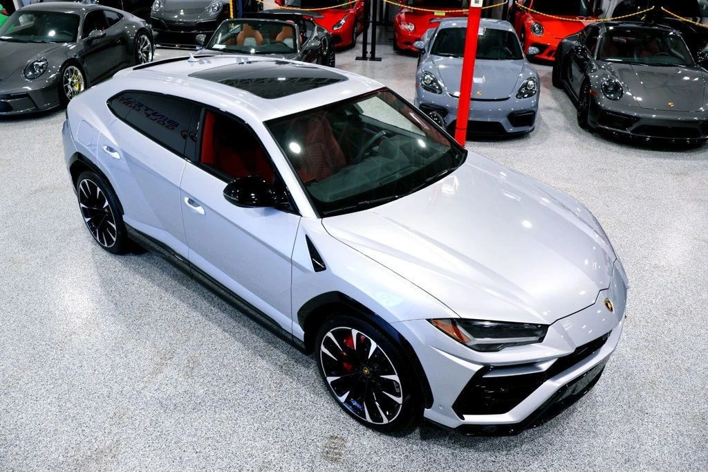 2022 Lamborghini Urus - Image 9 of 12