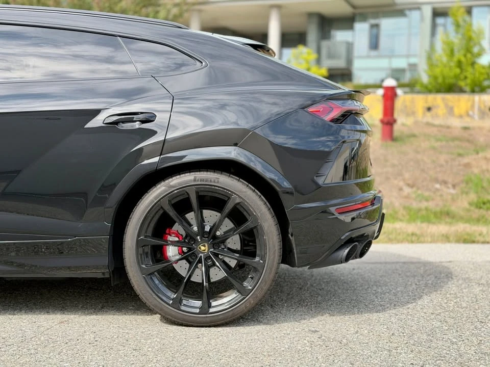 2022 Lamborghini Urus - Image 5 of 15