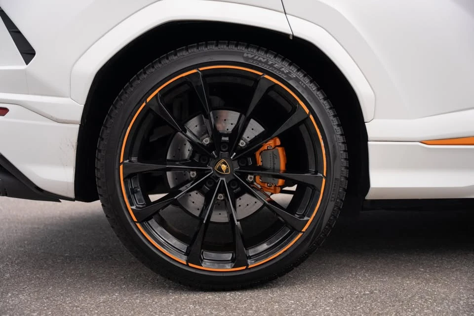 2022 Lamborghini Urus - Image 17 of 20