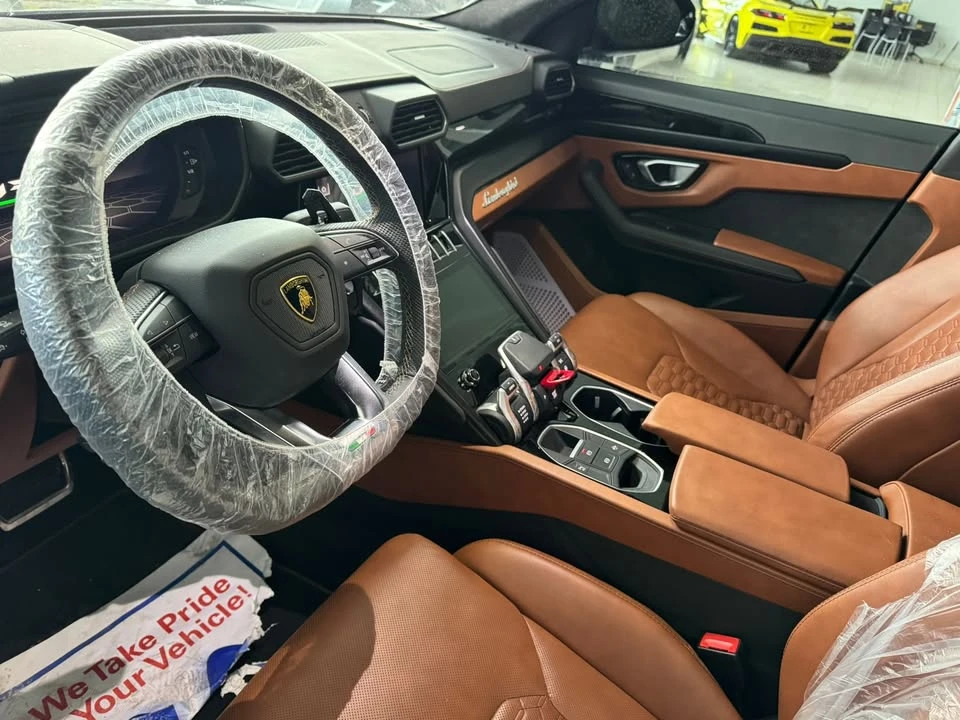 2022 Lamborghini Urus - Image 6 of 10