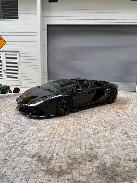 2022 Lamborghini - Image 3 of 19