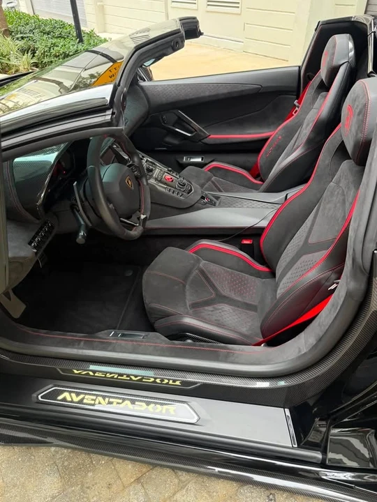 2022 Lamborghini - Image 13 of 19