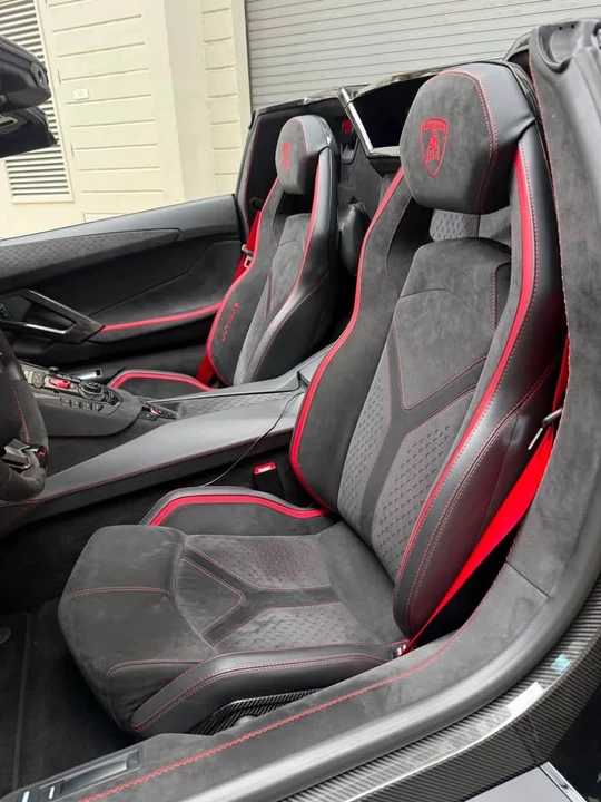 2022 Lamborghini - Image 15 of 19
