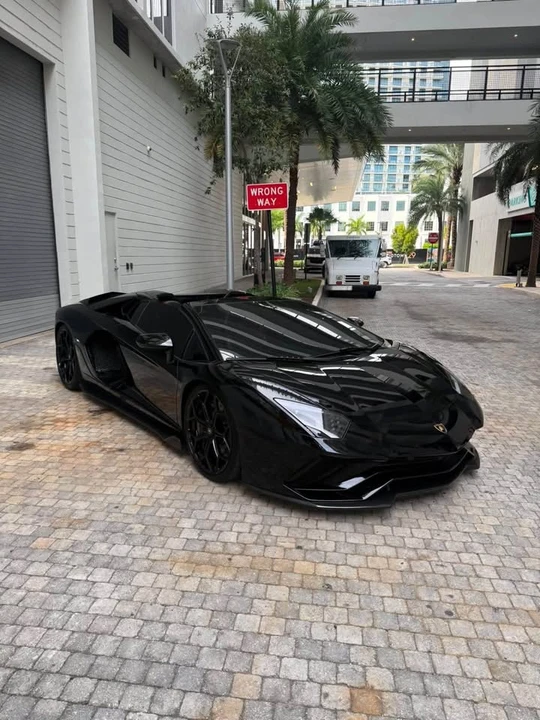 2022 Lamborghini - Image 5 of 19