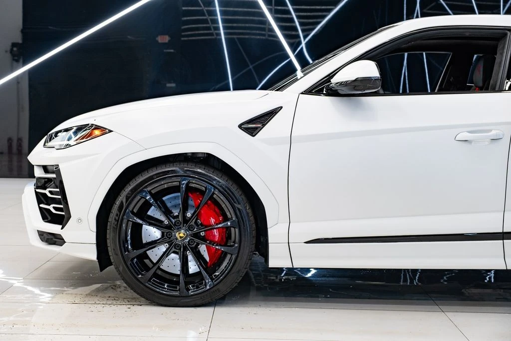 2022 Lamborghini Urus - Image 29 of 31
