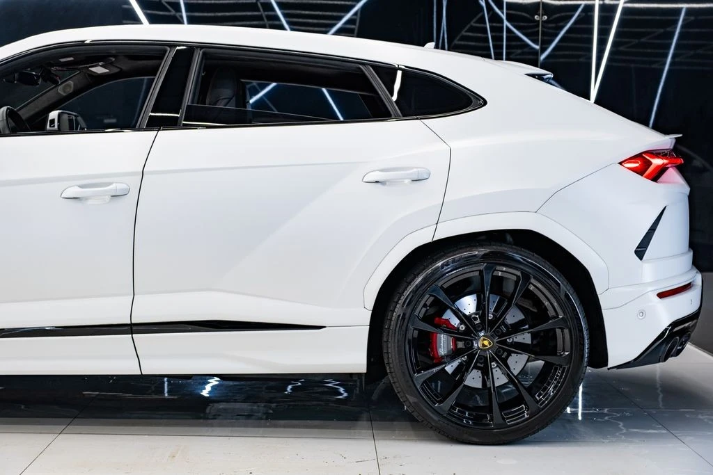 2022 Lamborghini Urus - Image 28 of 31