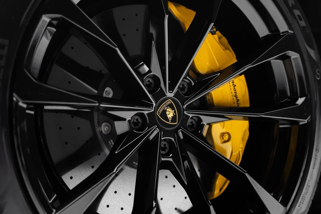 2022 Lamborghini Urus - Image 25 of 31