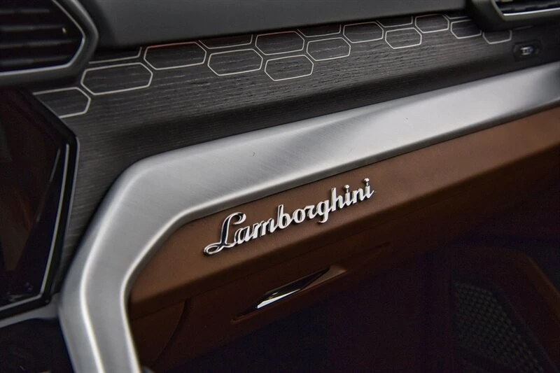 2022 Lamborghini Urus - Image 27 of 31