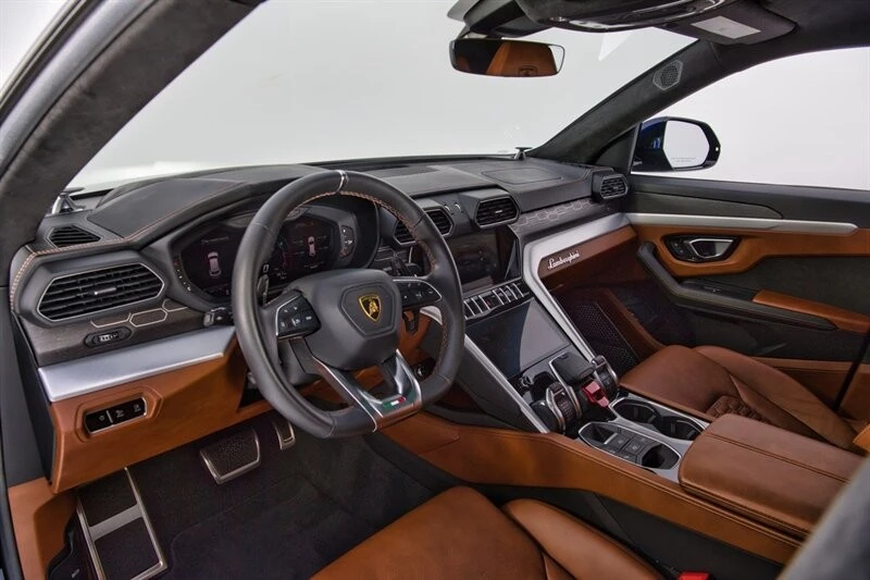 2022 Lamborghini Urus - Image 17 of 31