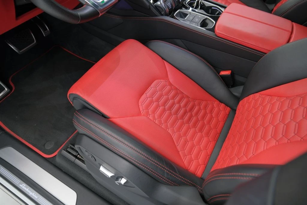 2022 Lamborghini Urus - Image 13 of 31