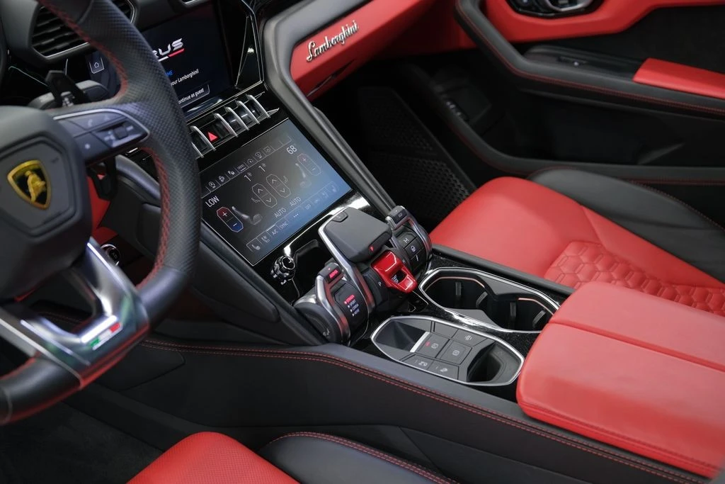2022 Lamborghini Urus - Image 14 of 31