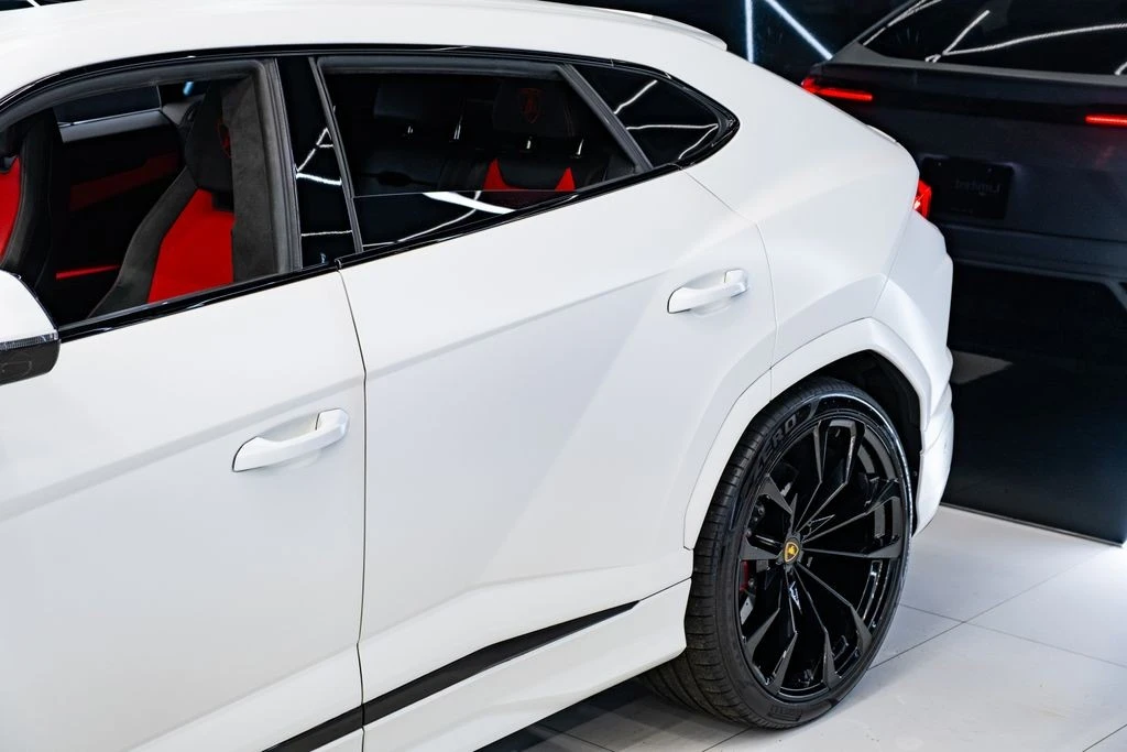2022 Lamborghini Urus - Image 30 of 31