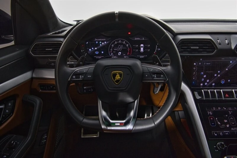 2022 Lamborghini Urus - Image 20 of 31