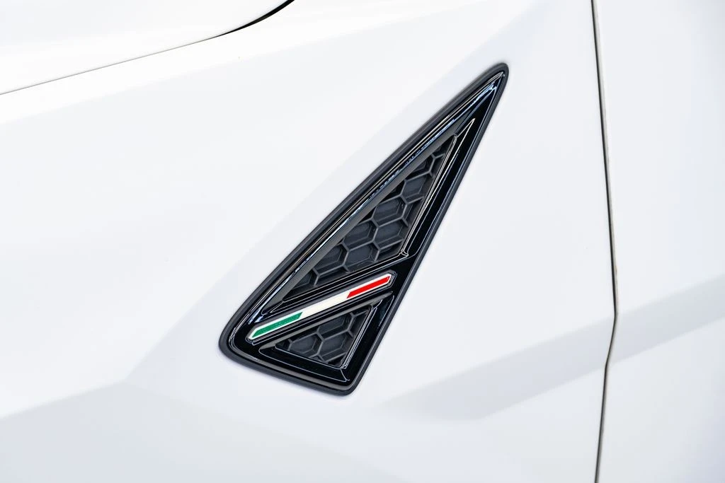 2022 Lamborghini Urus - Image 10 of 31
