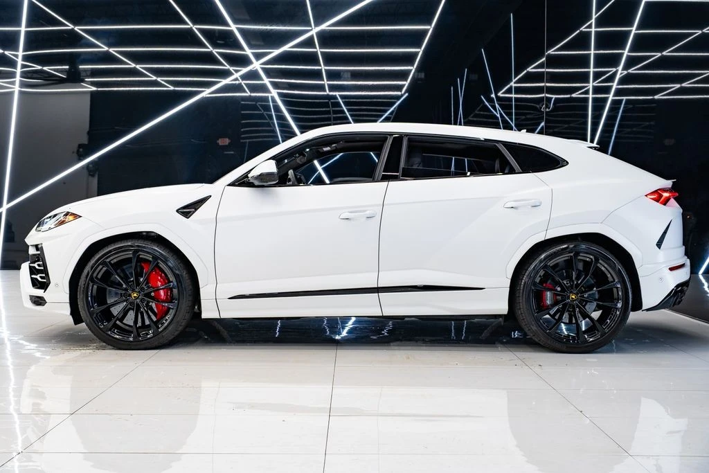 2022 Lamborghini Urus - Image 27 of 31