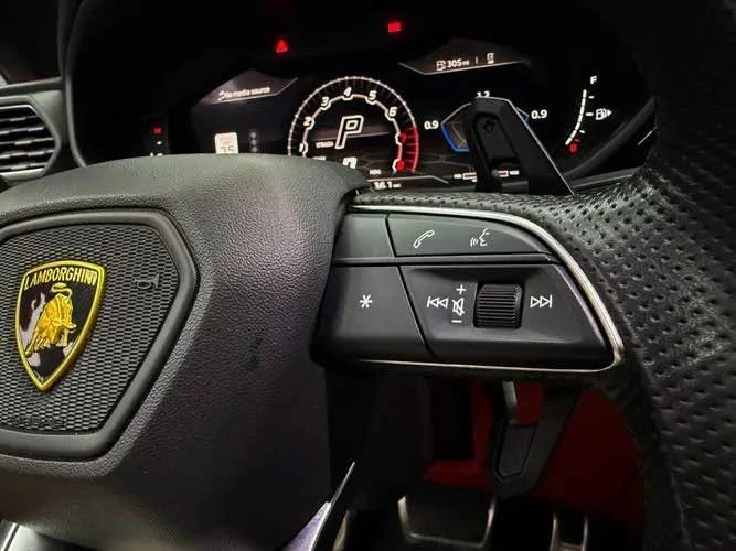 2022 Lamborghini Urus - Image 18 of 20