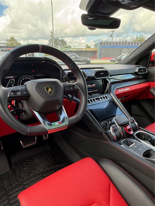 2022 Lamborghini Urus - Image 5 of 12
