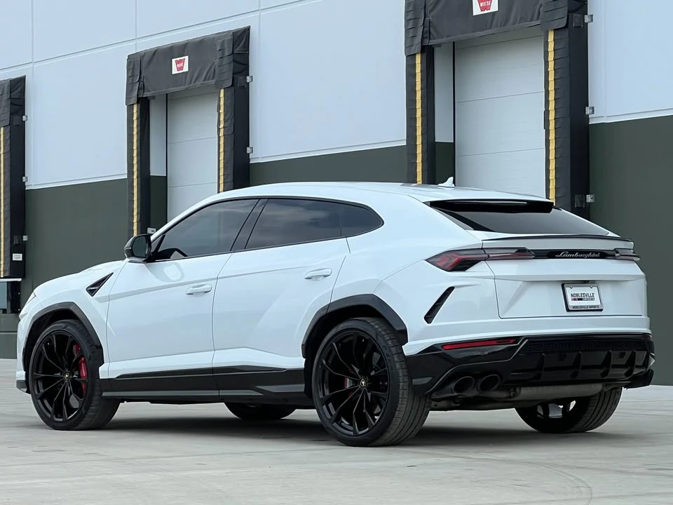 2022 Lamborghini Urus - Image 2 of 19