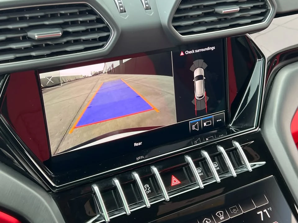 2022 Lamborghini Urus - Image 10 of 19