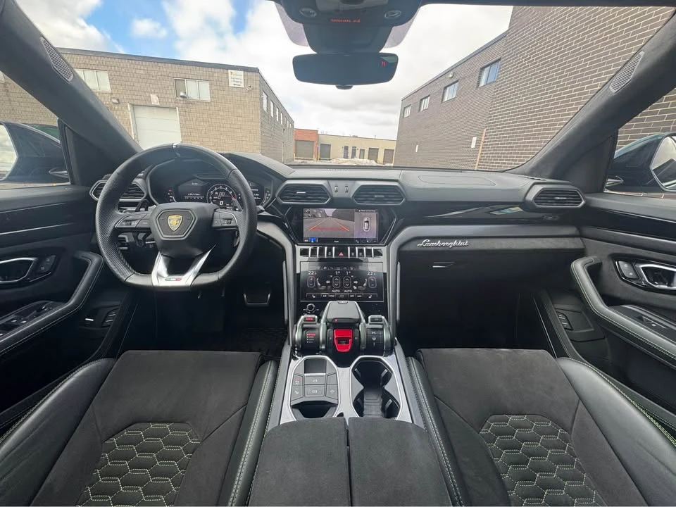 2022 Lamborghini Urus - Image 8 of 16