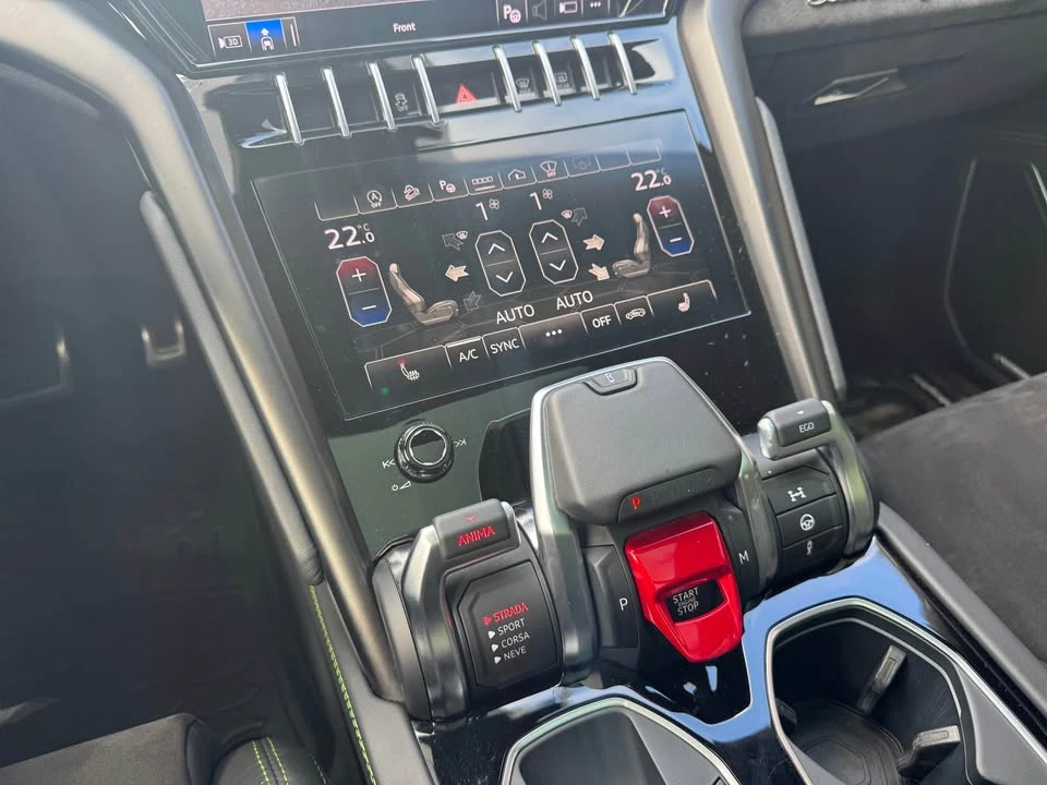 2022 Lamborghini Urus - Image 12 of 16