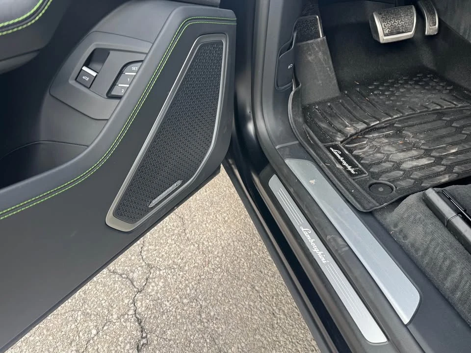 2022 Lamborghini Urus - Image 15 of 16