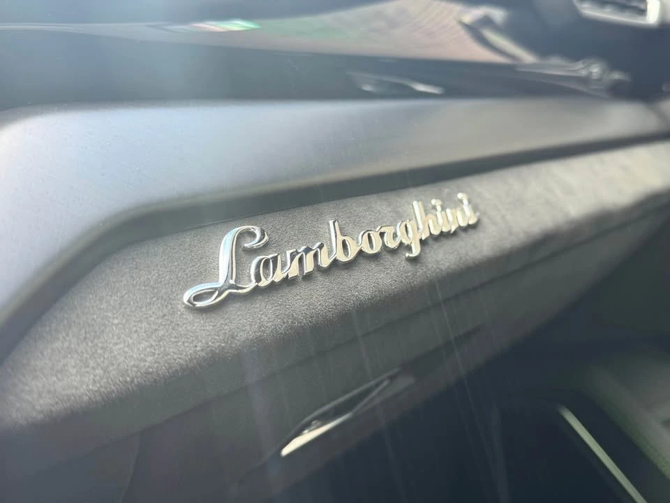 2022 Lamborghini Urus - Image 13 of 16