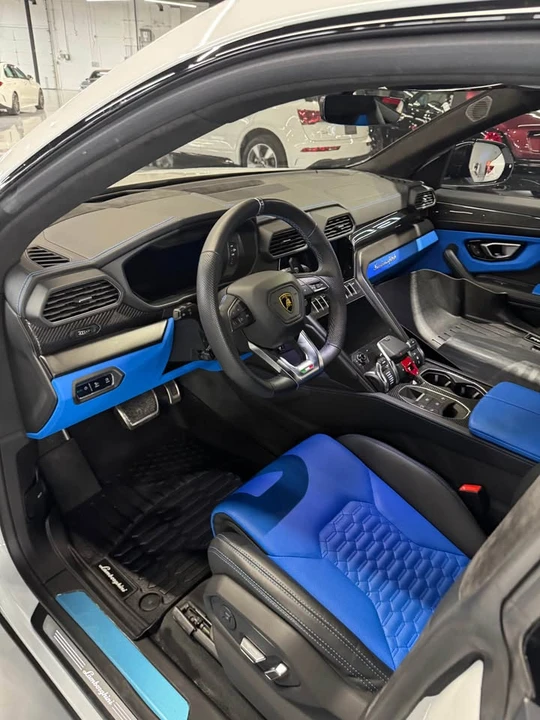2022 Lamborghini Urus - Image 2 of 9