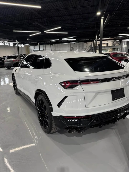 2022 Lamborghini Urus - Image 9 of 9