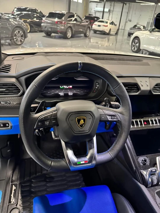 2022 Lamborghini Urus - Image 3 of 9