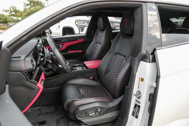 2022 Lamborghini Urus - Image 11 of 12
