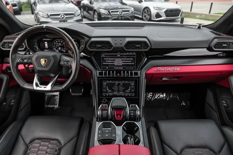 2022 Lamborghini Urus - Image 7 of 12