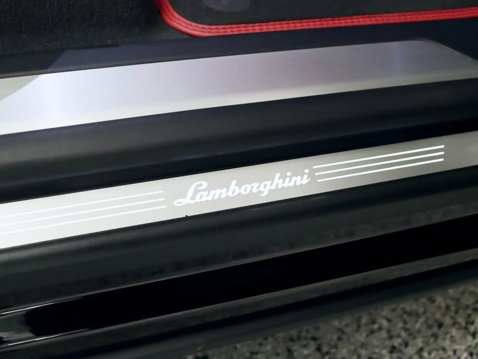 2022 Lamborghini Urus - Image 19 of 20