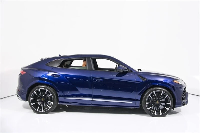 2022 Lamborghini Urus - Image 11 of 31