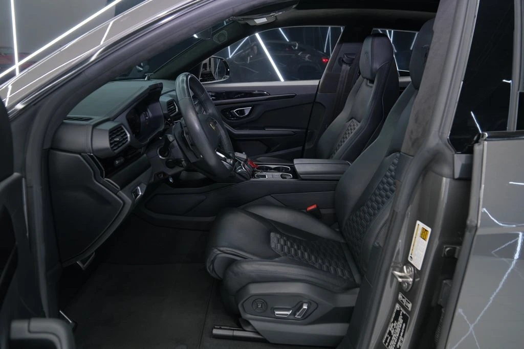 2022 Lamborghini Urus - Image 18 of 31