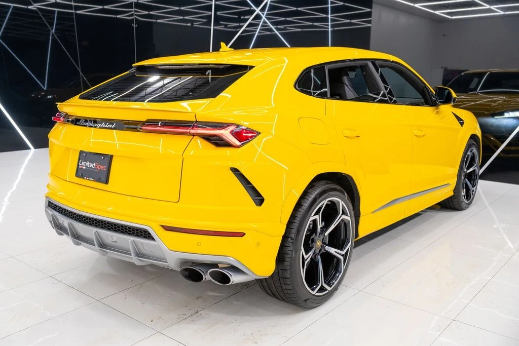 2022 Lamborghini Urus - Image 17 of 21