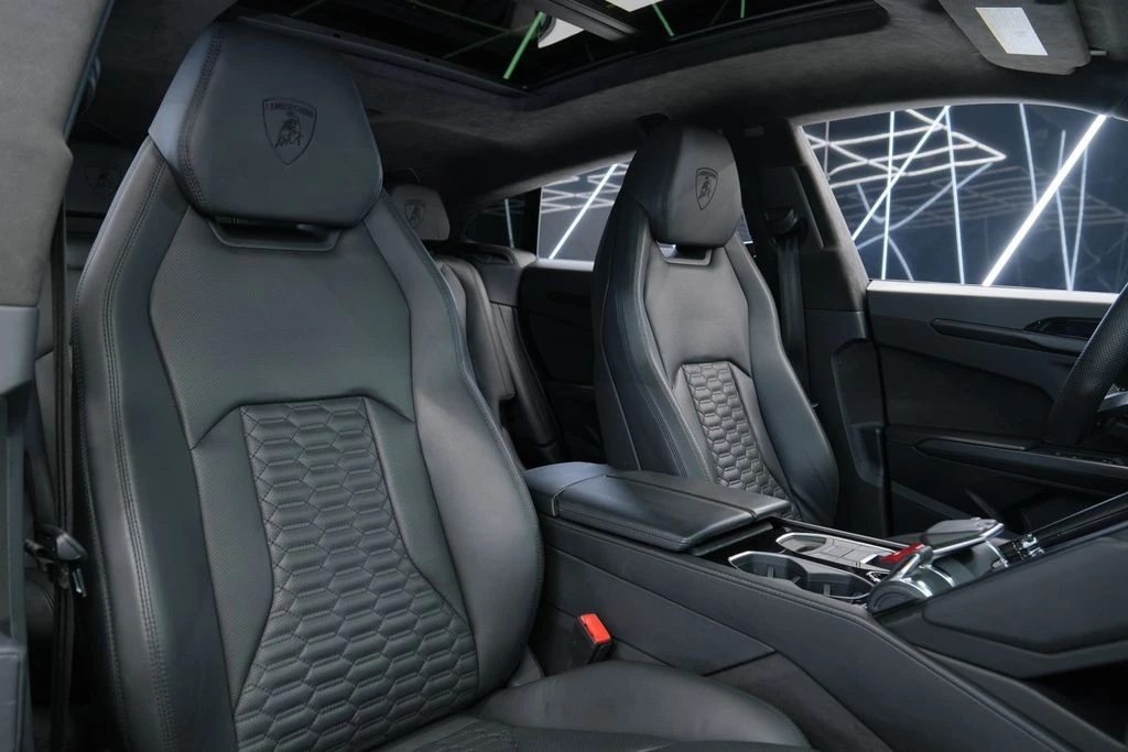 2022 Lamborghini Urus - Image 29 of 31