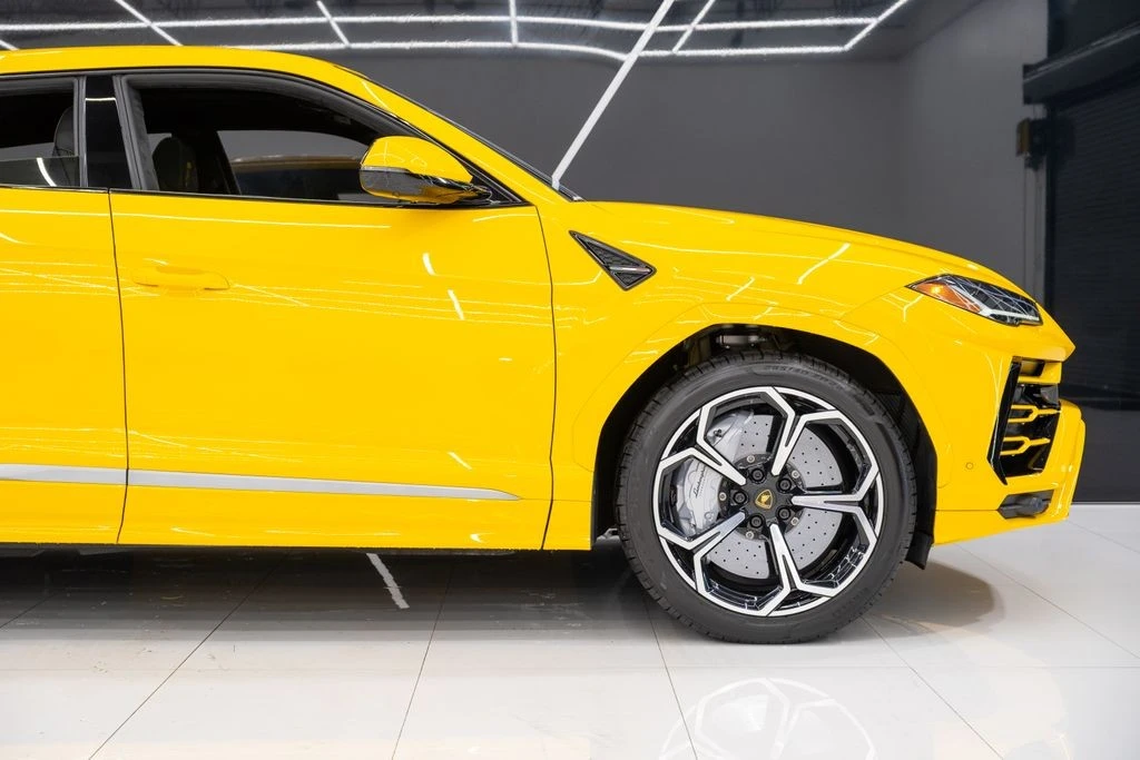 2022 Lamborghini Urus - Image 10 of 21
