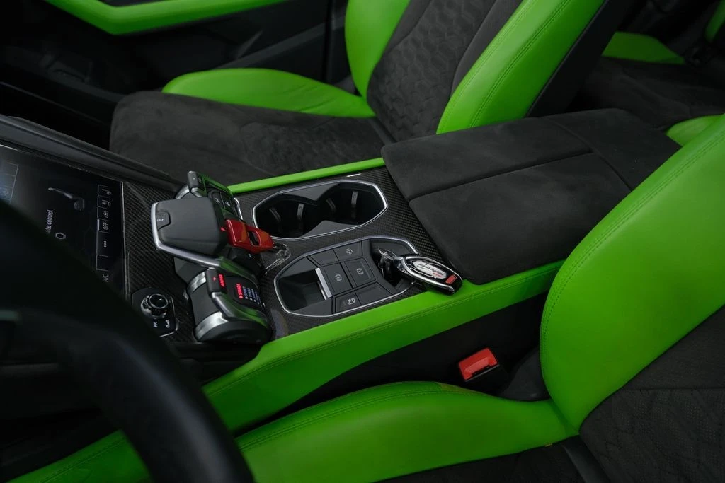 2022 Lamborghini Urus - Image 17 of 31
