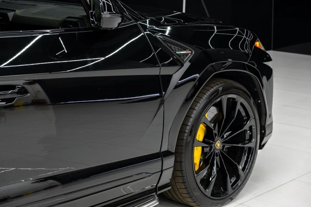 2022 Lamborghini Urus - Image 11 of 21