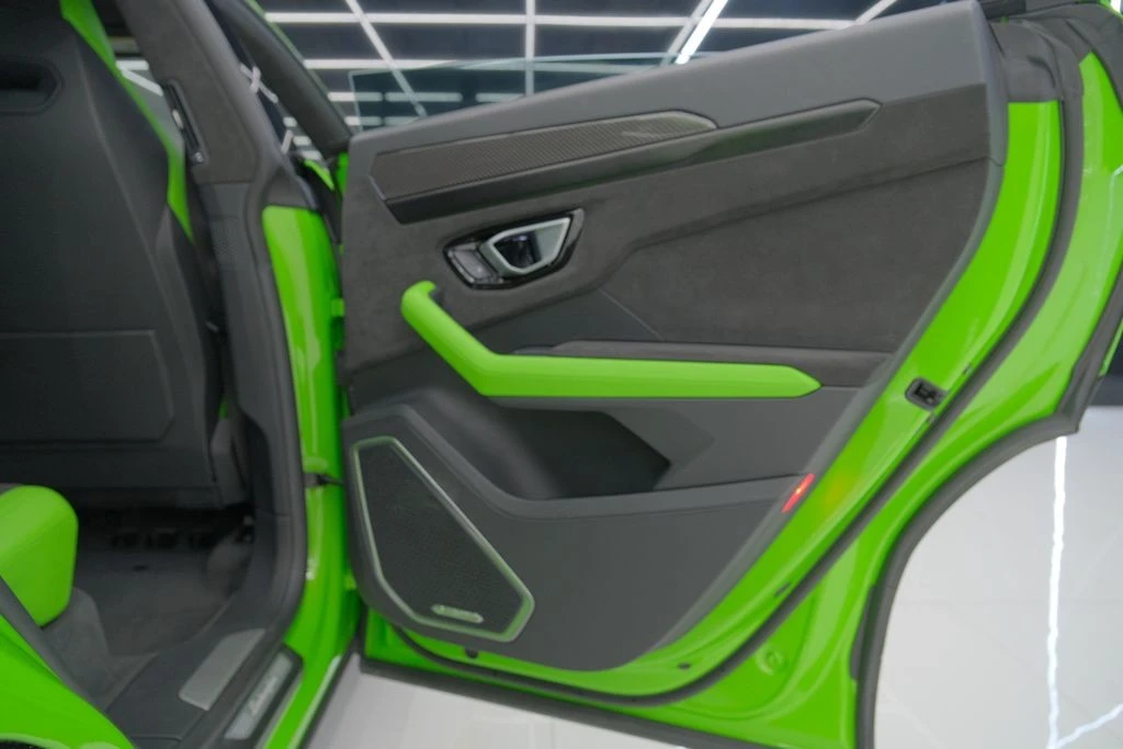 2022 Lamborghini Urus - Image 28 of 31