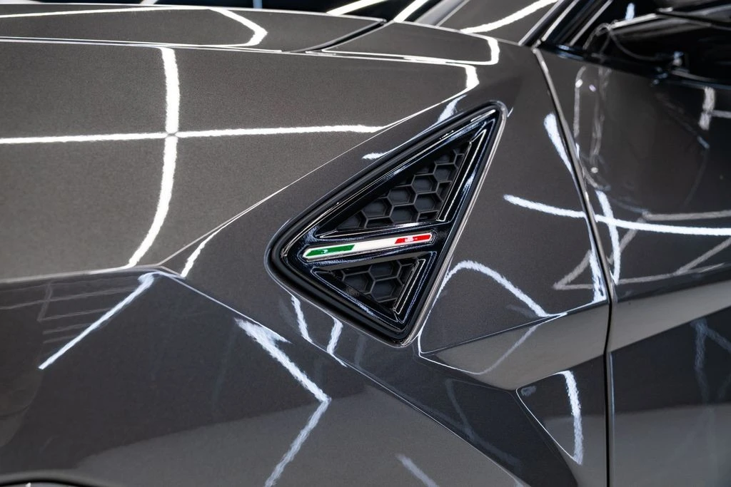 2022 Lamborghini Urus - Image 15 of 31