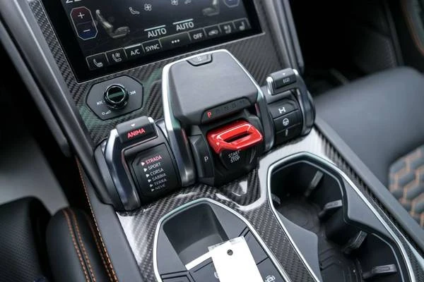 2022 Lamborghini Urus - Image 19 of 21