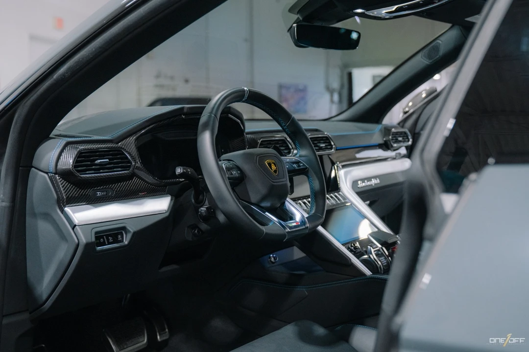 2022 Lamborghini Urus - Image 2 of 31