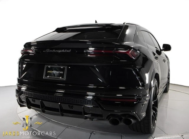 2022 Lamborghini Urus - Image 12 of 21