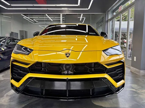 2022 Lamborghini Urus 4D SUV