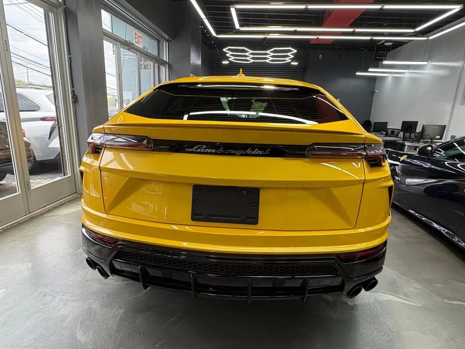 2022 Lamborghini Urus - Image 3 of 9